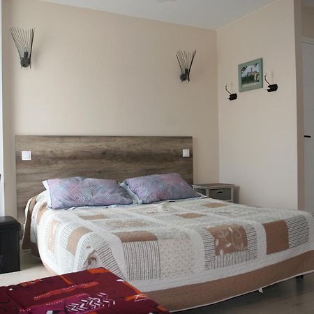 Les 3 Vallees Saint-Florent-le-Vieil Exterior photo